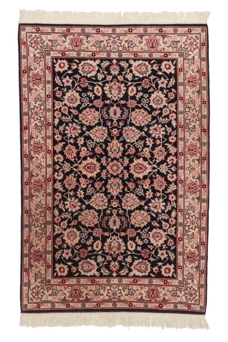 4'1" x 6'3" Hand Knotted Persian-Style Rug 10710